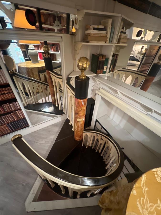 Av Montaigne Champs Elysee パリ エクステリア 写真